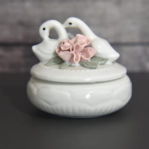 Small White Vintage Porcelain Capodimonte Style Trinket Box with Swans & Flowers Decorating the Lid. Ceramic Porcelain Memento Keepsake Box