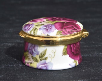 Vintage ChinaCraft London Hinged Porcelain Trinket Box with Roses. Romantic Tiny Porcelain Jewelry Box. ChinaCraft Floral Box with Gold Trim