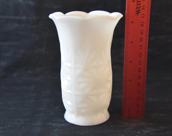 Shabby Chic Hazel Atlas Milk Glass Vintage Vase. Small White Milk Glass Vase. Collectible Milk Glass Vase with Star Pattern.