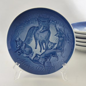 Bing & Grondahl 1979 Mother&#39;s Day Plate Fox and Kits. Annual Mors Dag Plate. Porcelain Fox Vixen and Cubs Plate. Vixen and Pups plate.