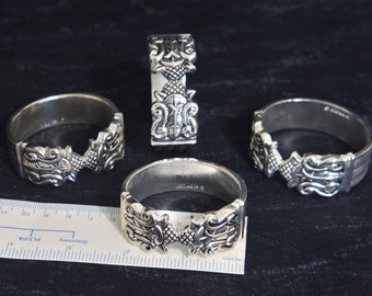 Godinger Silver Plate Napkin Rings Olde Copenhagen. Set of 4 Silver Plated Napkin Rings by Godinger Style 6506. Rare Godinger Napkin Rings.