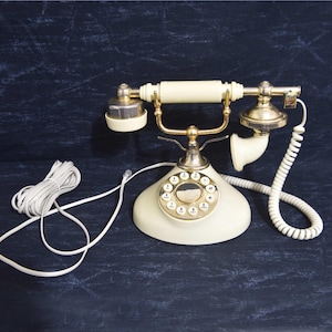 Vintage Regal French Style Push Button Landline Telephone. Tested & Works.  1960-1970s Touch Tone Desktop Ivory Colored Phone Model 516042.