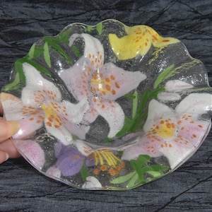 Fused Glass Floral Ruffled Bowl with Tiger Lilies Signed AC Ross. Gorgeous Vintage Fused Glass Bowl by Anne C. Ross. Decorative Glass Bowl.