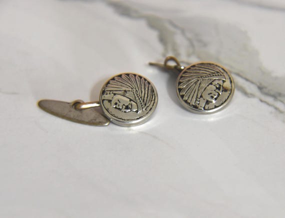 Vintage Silver Tone Metal Indian Head Cuff Links. American Indian Chief Cuff Links. Mid Century Cuff Links. Native American Cuff Links.