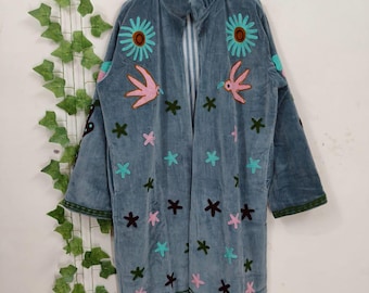 Handbestickte lange Samtjacke für Frauen, Boho-Mantel mit Blumenmuster, Vintage Blue Statement Oberbekleidung, handgefertigte indische Jacke