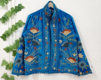 Blå sammets Suzani-jacka för kvinnor, handbroderad blommig uzbekisk Suzani-kappa, vintage boho etnisk lyxig sammetsjacka