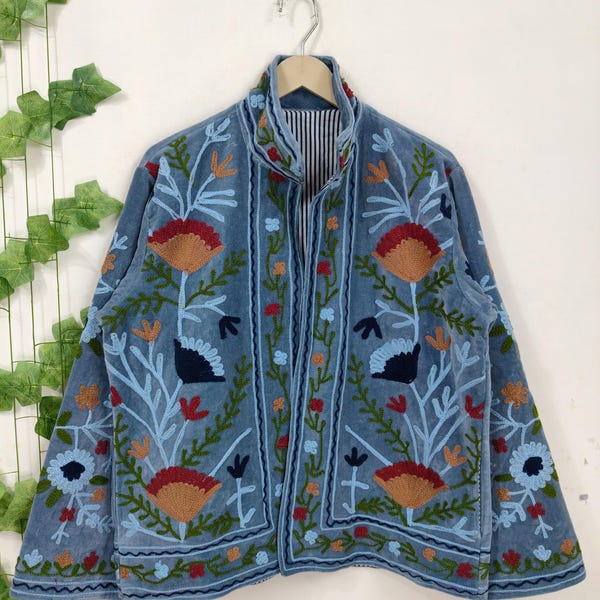 Exclusief fluwelen Suzani-geborduurd jack | Handgemaakte etnische boho-jas voor dames | Luxe winterjack met statement