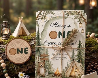 Invitación de primer cumpleaños para niño con temática de campamento, invitación de primer cumpleaños con temática de campamento en el bosque, invitación electrónica para fiesta de cumpleaños con temática de campamento, Canva editable