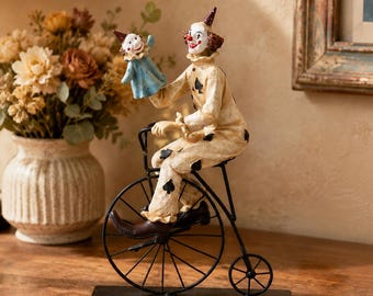 Clown Figurine Statue,Resin Circus Sculpture,Whimsical Decor,Carnival Tabletop Ornament,Vintage Clown Art,Entryway Accent,Collector Gift
