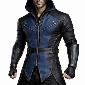 Può includere: Una tazza di ceramica bianca con manico nero e la scritta "But First, Coffee" in grassetto nero. La tazza è posta su uno sfondo sfocato, che suggerisce un'atmosfera accogliente.