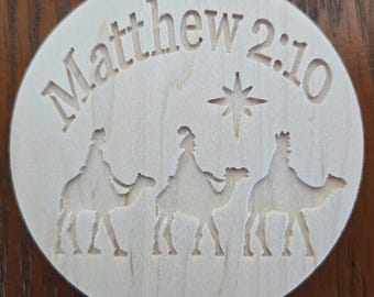 Ornamento dei Re Magi – Scrittura di Matteo 2:10 – Decorazione per presepe in legno realizzata a mano