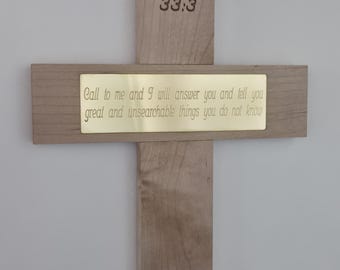 Croce in acero fatta a mano • Regalo cristiano di Pasqua • Scrittura di Geremia 33:3