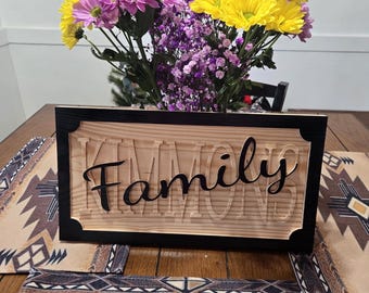Cartello in legno personalizzato con la scritta "Famiglia" - 40,6 x 21,6 cm
