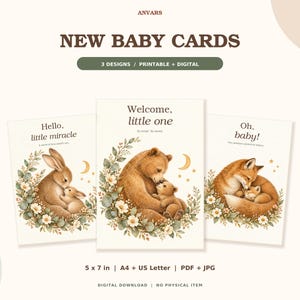 Può includere: Tre biglietti nascita stampabili con illustrazioni di un coniglio, un orso e una volpe con i loro piccoli, circondati da ghirlande floreali e lune. Il testo include ANVARS, NEW BABY CARDS, 3 DESIGNS, 5 x 7 in, A4, US Letter, PDF + JPG.