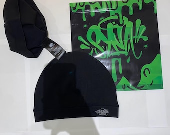 Vintage Brand New Y2K Black & White Spider Spiderweb Beanie Hat