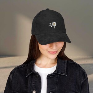 Vintage Embroidered Daisy Corduroy Hat, Cottagecore Floral Baseball Cap, 90s Retro image 10