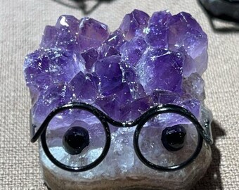 Kawaii Amethyst Figurine with Glasses - Natural Unique Shape, Whimsical Crystal Decor for Enthusiasts
