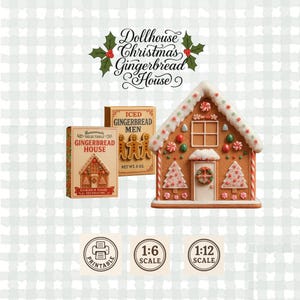 Puede incluir: Una casa de jengibre decorada con glaseado blanco y caramelos, junto con cajas de casa de jengibre y hombres de jengibre. El texto dice "Dollhouse Christmas Gingerbread House".