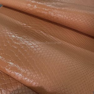 Piel de pitón reticulada del vientre / Cuero de pitón genuino glaseado en crema para sus necesidades de artesanía