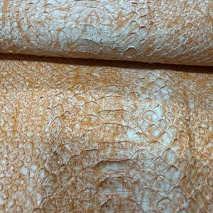 Piel de pitón reticulada de vientre / Cuero de pitón genuino pintado a mano abstracto marrón para sus necesidades de artesanía