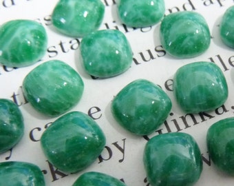 12 glass cabochons, 7x7mm, marbled green, square