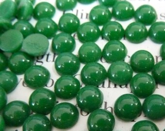 24 glass cabochons, Ø5mm, green, round