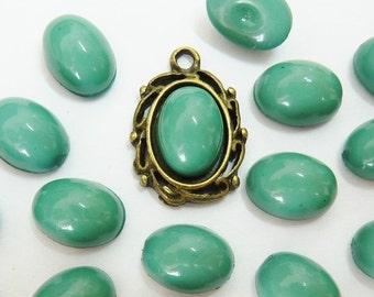 12 acryl cabochons 8x6mm, ondoorzichtige mint, ovaal