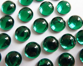 6 glass cabochons, Ø10mm, emerald green, round