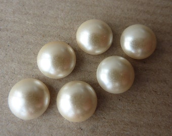 6 glass cabochons, Ø10mm, silky cream white, round