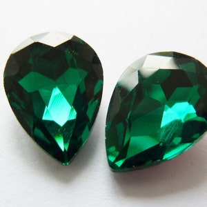 2 glass jewels, 18x13mm, emerald, pear image 2