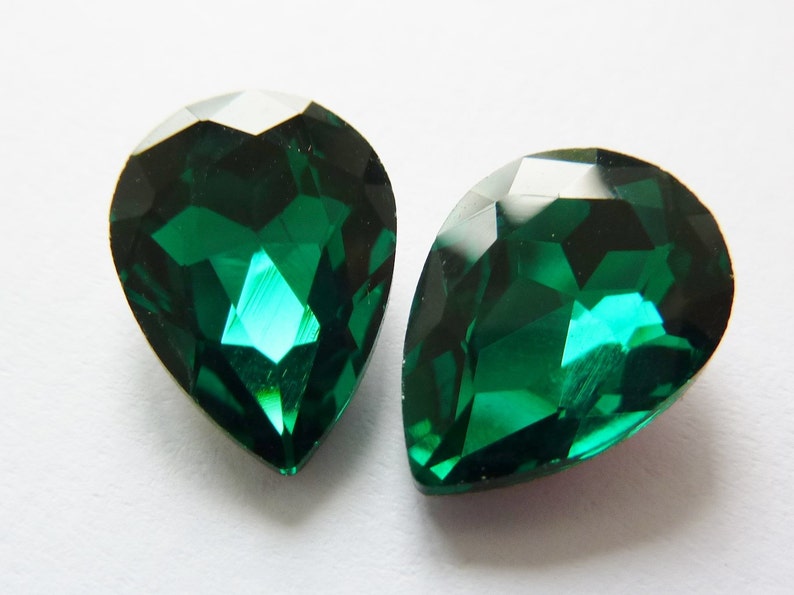 2 glass jewels, 18x13mm, emerald, pear image 2