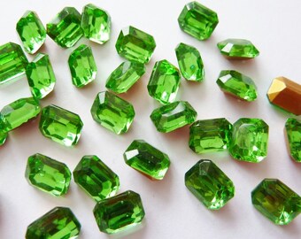 12 Glassteine, 8x6mm, peridot, eckig