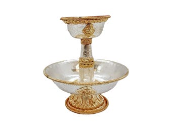 6-Zoll-Serkyem-Angebot oder das goldene Getränk mit Gold und versilbert, auch bekannt als Sergem, Sirkim