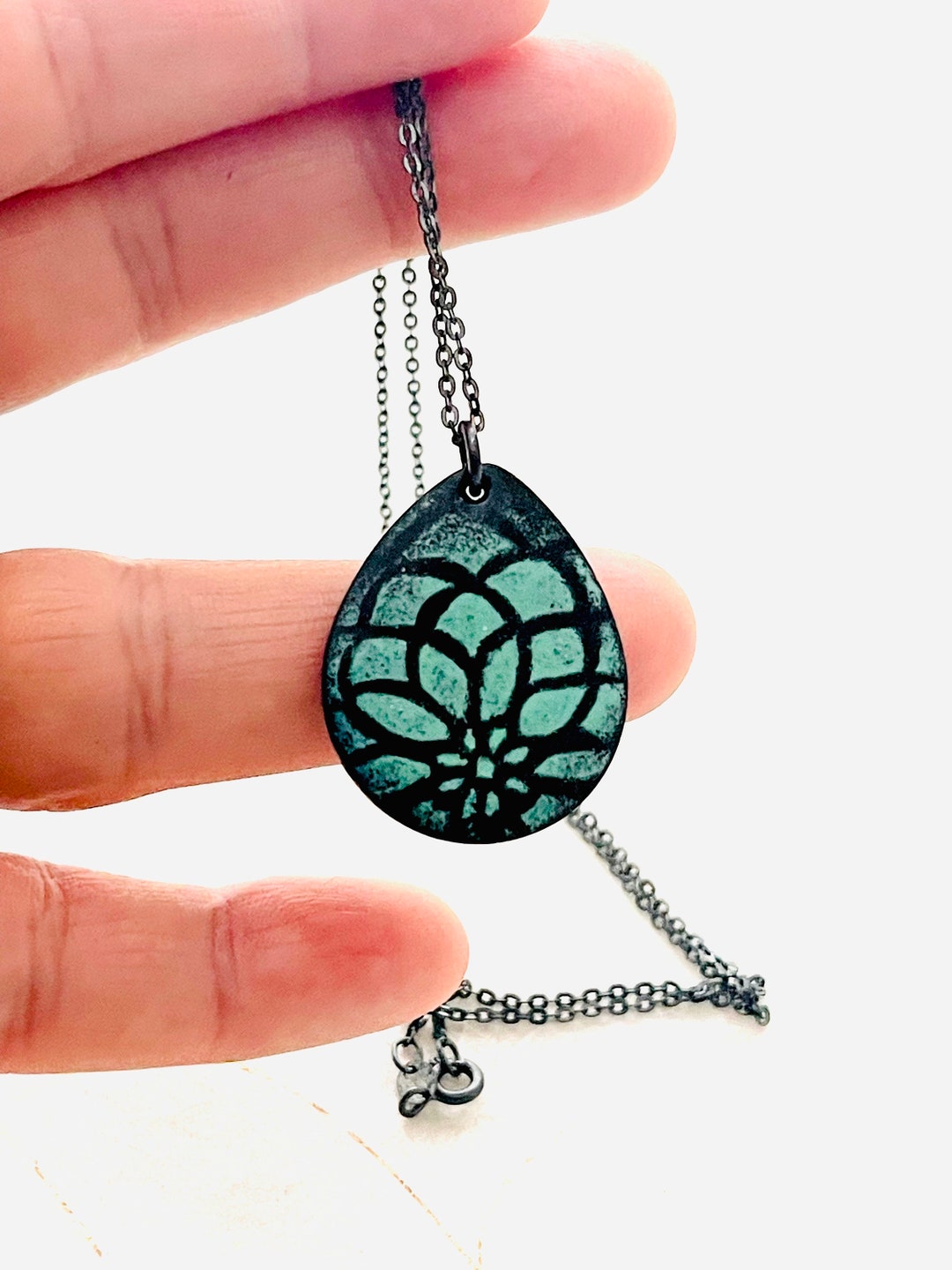 Samoolam Handmade Mandala Necklace Green main image 1