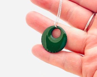 Circle Necklace, Alpine Green Enamel Minimalist Cutout Pendant Necklace, Green Necklace, Cute Retro Mod Necklace, Woman’s Necklace