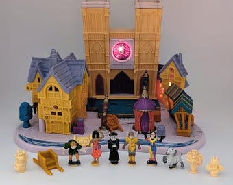 100% Complete Vintage Disney Polly Pocket 1995 Hunchback of Notre Dame Tiny Collection Playset Working Lights