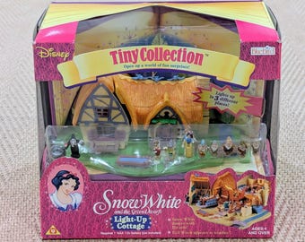 100%  Complete Rare Vintage Disney Bluebird Boxed Snow White and the Seven Dwarfs Miniature Playset 1995