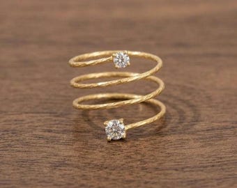 Złoty spiralny pierścień • Otwarty pierścień z podwójnym kamieniem • Minimalistyczna obrączka ze srebra próby 925