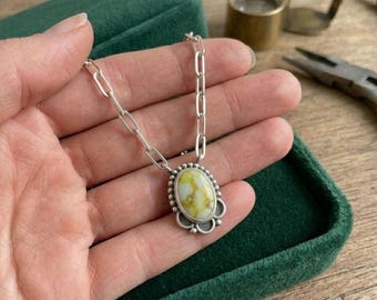 Collar con colgante de turquesa Palomino • Joyería llamativa de plata de ley con estilo suroeste