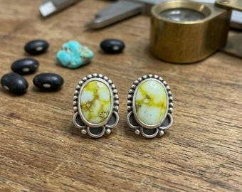 Pendientes de plata de ley con turquesa Palomino • Joyería minimalista del suroeste