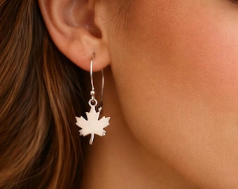 Pendientes de hoja de arce • Pendientes de plata de ley 925 inspirados en la naturaleza • Joyería de hojas de otoño • Pendientes botánicos delicados • Regalo para ella