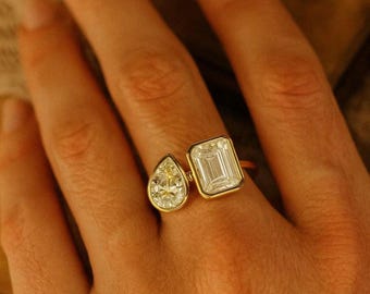 Anillo de moissanita Toi et Moi • Anillo de doble piedra con corte de pera y esmeralda • Anillo de plata 925 con engaste de bisel • Regalo de aniversario clásico para ella.