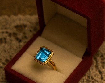 Anillo Art Déco de topacio azul / Anillo llamativo de plata y oro vermeil