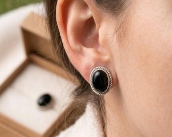Pendientes de botón de ónix negro • Pendientes ovalados de plata de ley 925 • Joyería minimalista para el día a día • Detalle de cuerda vintage • Regalo para ella