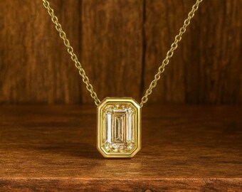 Naszyjnik z soliterem Moissanite w szlifie szmaragdowym • Oprawa w ramce ze srebra próby 925