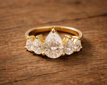 Anillo de cinco piedras • Anillo de boda de moissanita en forma de pera • Anillo de compromiso de media eternidad • Regalo de aniversario para ella