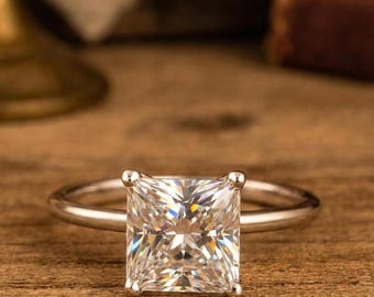 Pierścionek z kwadratowym szlifem moissanitu • Delikatna, cienka obrączka ze srebra próby 925