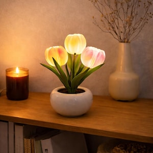 LED-Tulpenlampe – Gemütliche, ästhetische Tischlampe mit Blumenmuster für Zuhause und als Geschenk