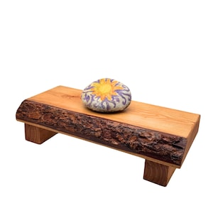 Live Edge Wooden Riser Stand, Rustic Bark Display Pedestal, Natural Wood Centerpiece Tray