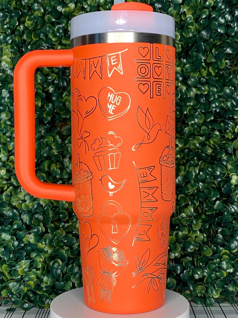 Liebesbriefe & Ballons graviert Stanley Tumbler | Valentinstag Stanley Becher | Herz Amor Laser gravierte Becher | Spülmaschinenfest Bild 4